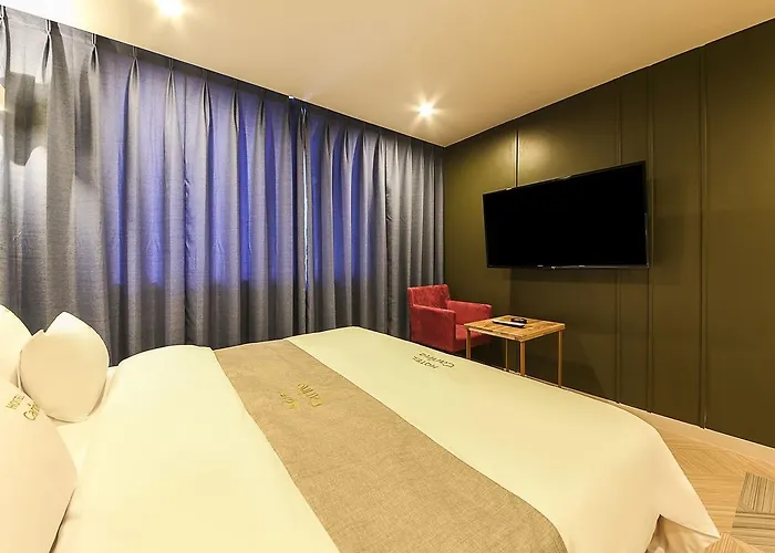 Hotel Carino 2*
